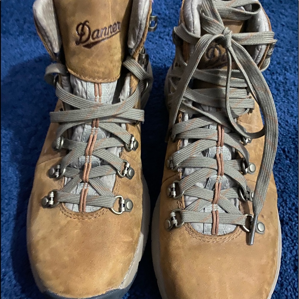 Danner hiking boots nwot